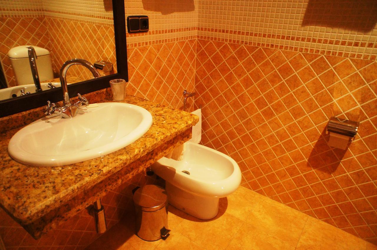 Mirador Da Ribeira Hotell Viana do Bolo Rom bilde