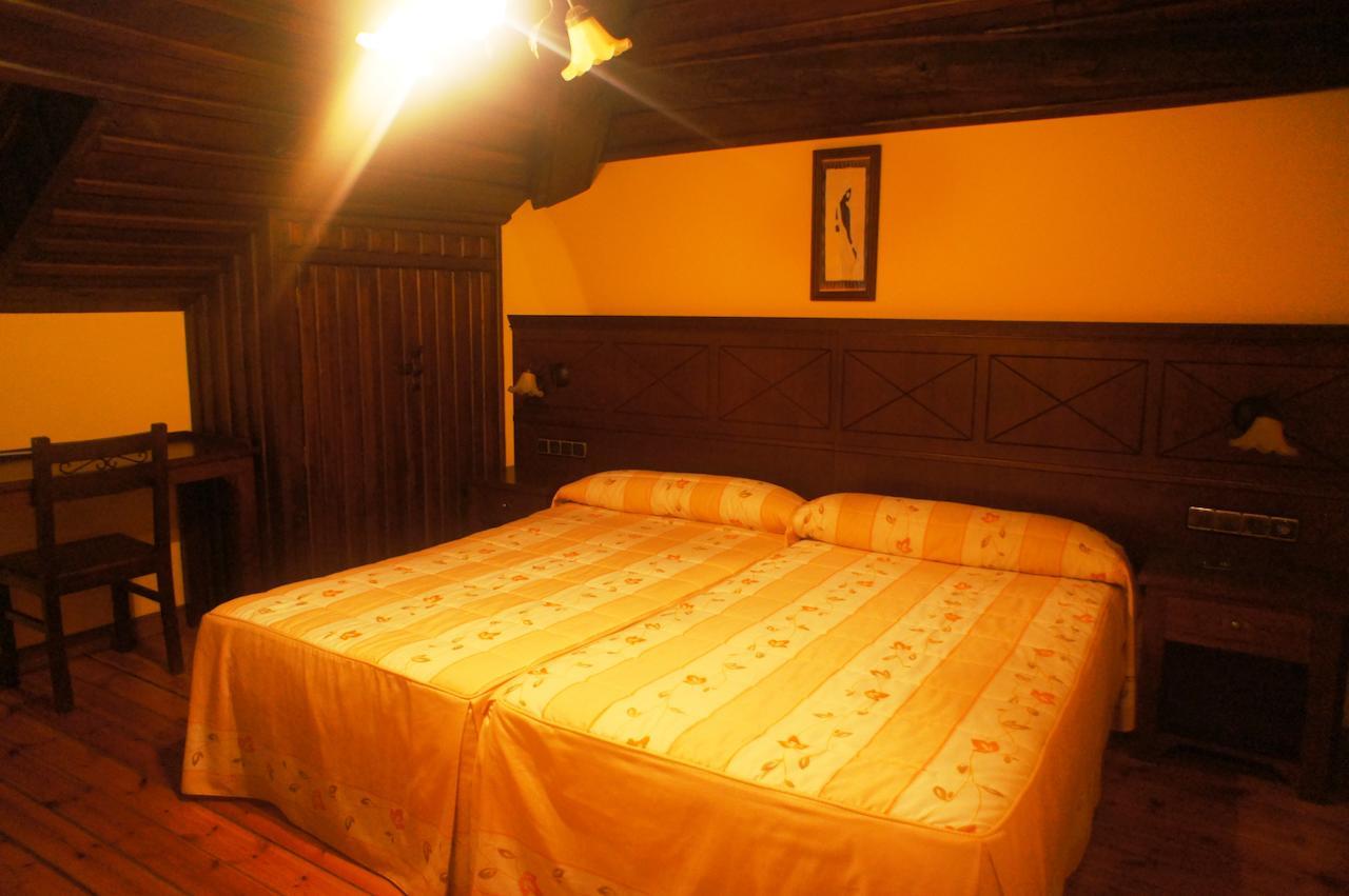 Mirador Da Ribeira Hotell Viana do Bolo Rom bilde