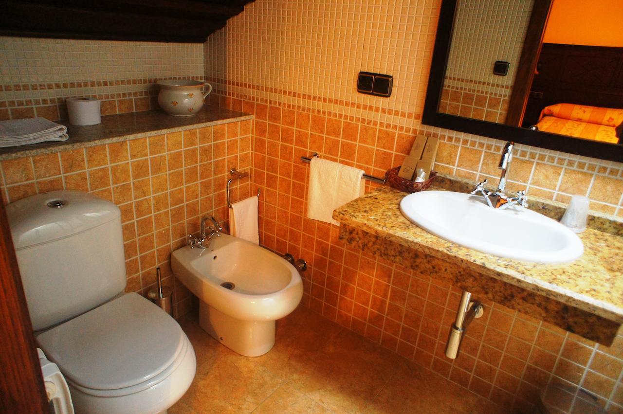 Mirador Da Ribeira Hotell Viana do Bolo Rom bilde