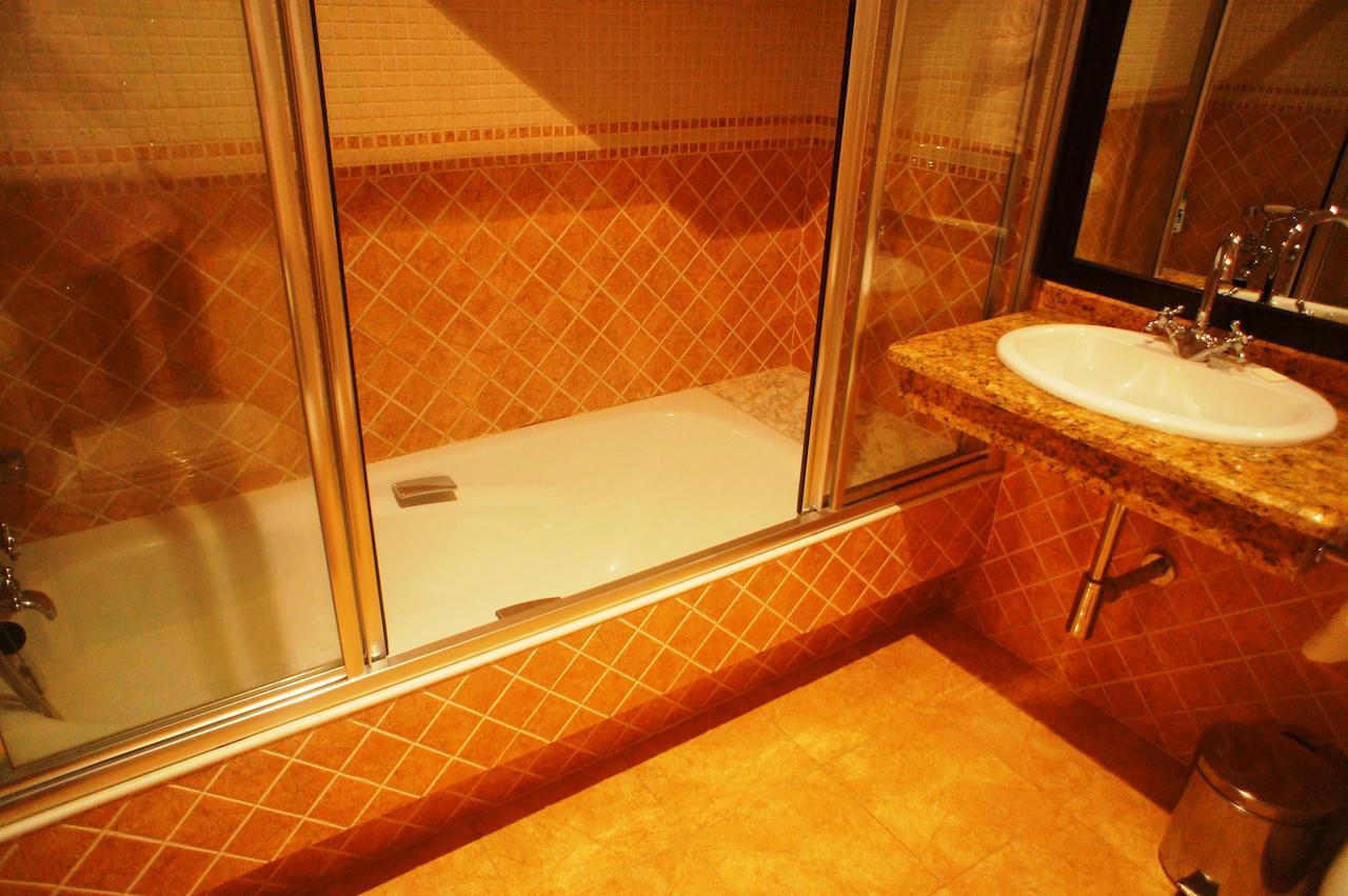 Mirador Da Ribeira Hotell Viana do Bolo Rom bilde