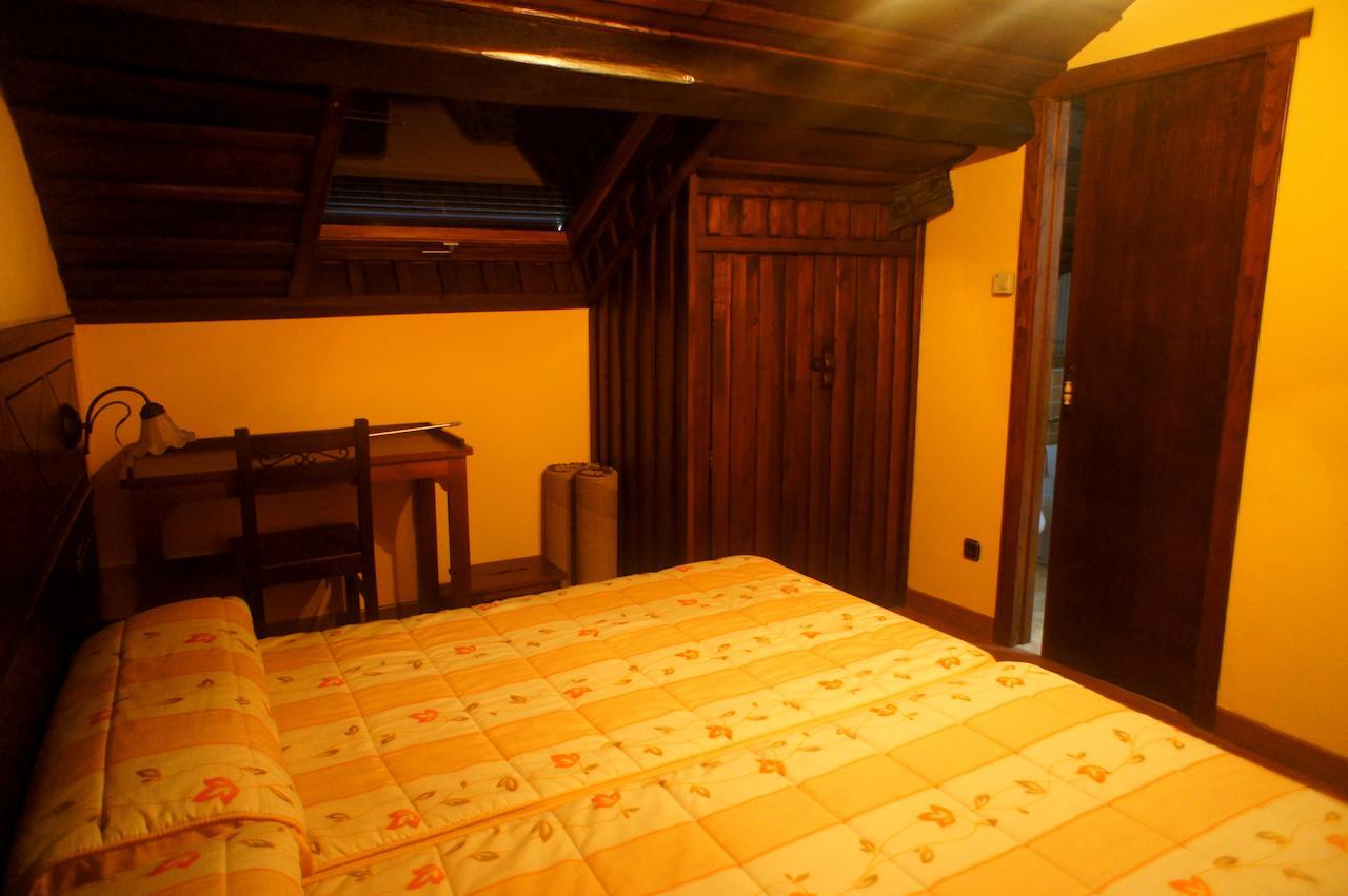 Mirador Da Ribeira Hotell Viana do Bolo Rom bilde